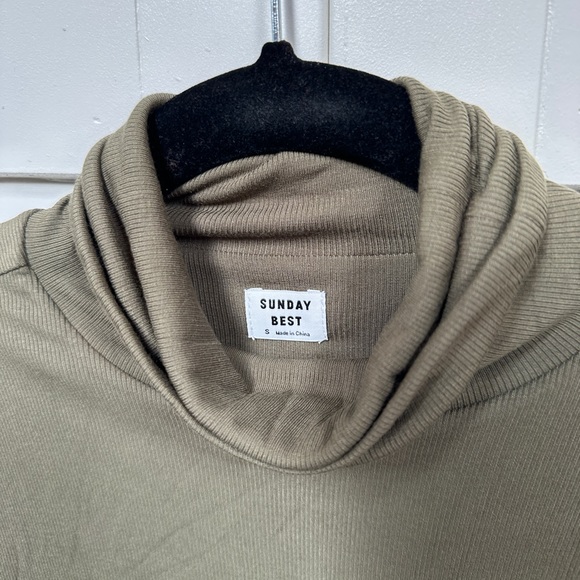 Sunday Riley fitted dress - Picture 3 of 3